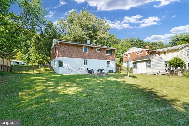 6369 EDSALL RD, Alexandria, VA 22312