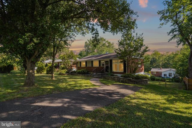 6369 EDSALL RD, Alexandria, VA 22312