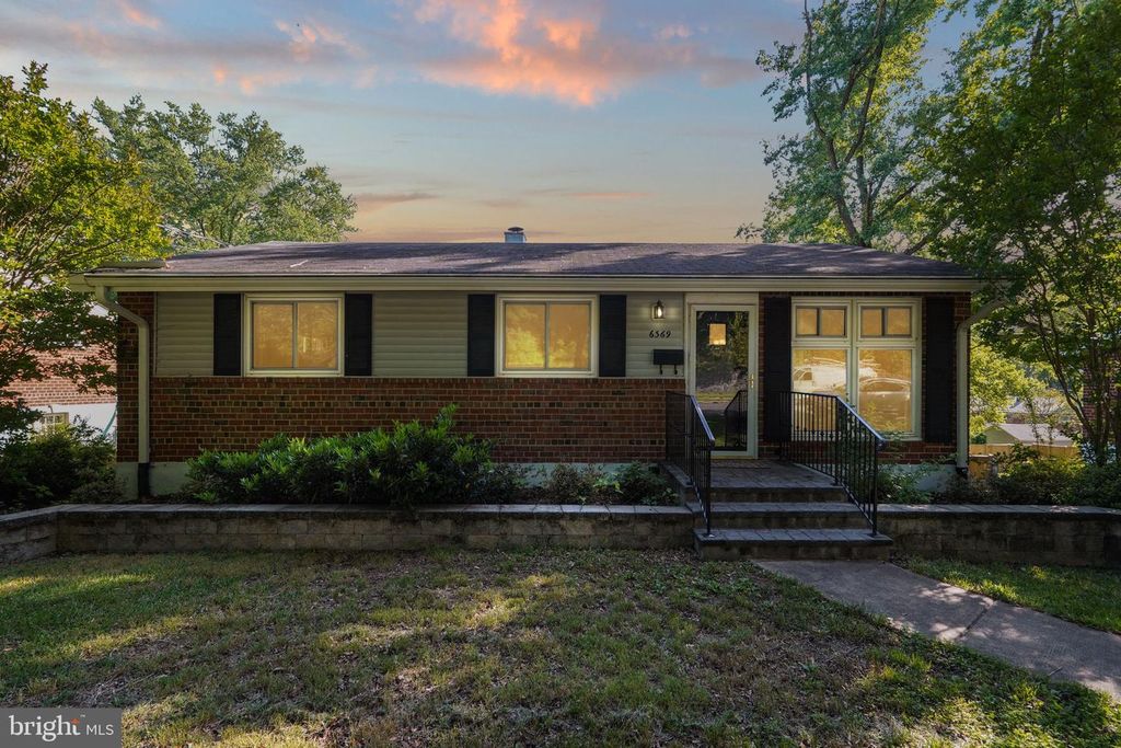 6369 EDSALL RD, Alexandria, VA 22312