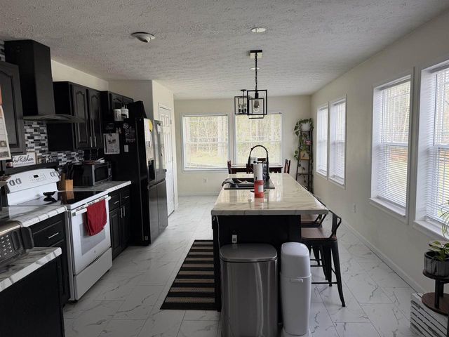 3377 3rd Lane Lane, Oxford, WI 53952