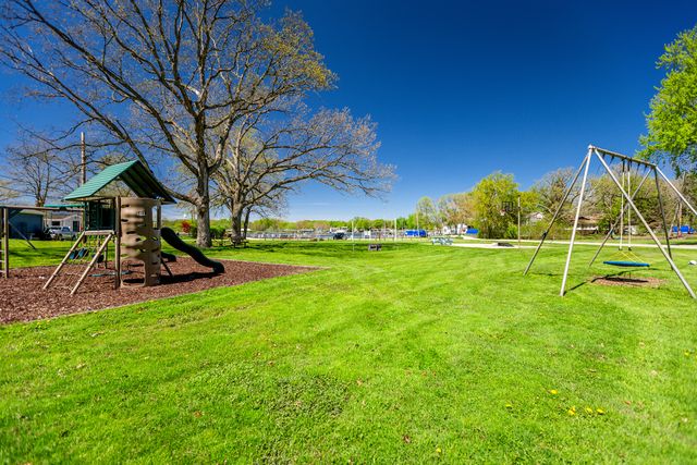 1010 Osage Drive, Mchenry, IL 60051