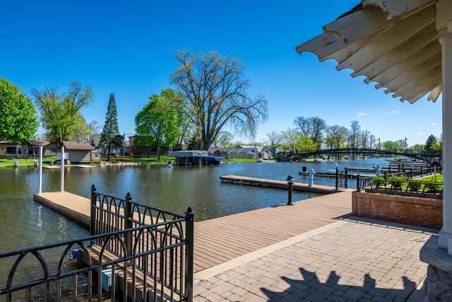 1010 Osage Drive, Mchenry, IL 60051