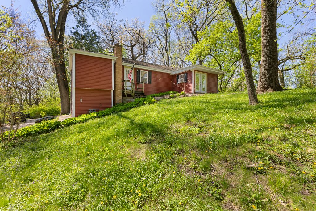 1010 Osage Drive, Mchenry, IL 60051