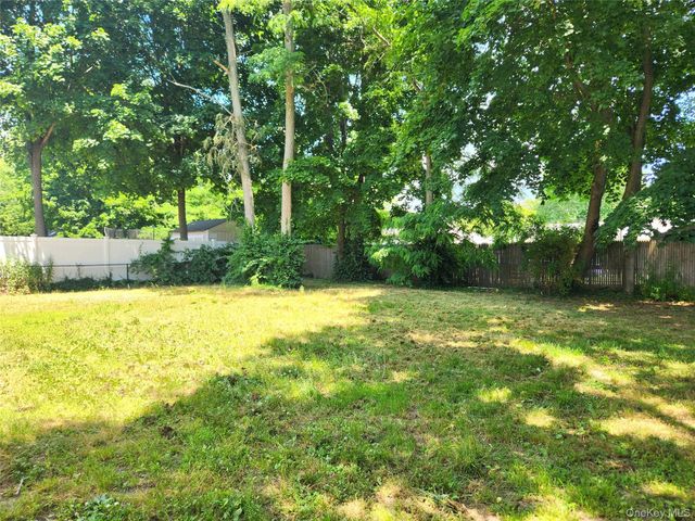 47 Pace Avenue, Bellport, NY 11713