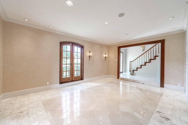 3100 Surrey, Lake Charles, LA 70605