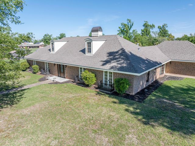 3100 Surrey, Lake Charles, LA 70605