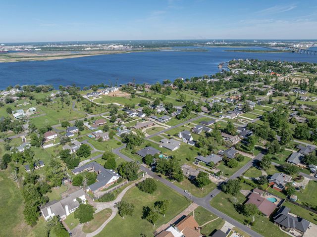 3100 Surrey, Lake Charles, LA 70605