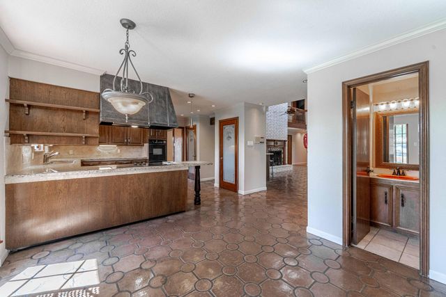 3100 Surrey, Lake Charles, LA 70605