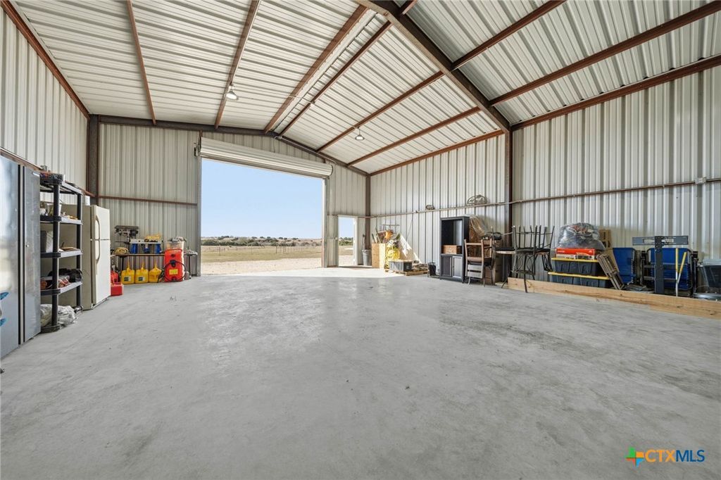 Image 18 of property listing at 417 County Road 60, Gatesville, TX 76528