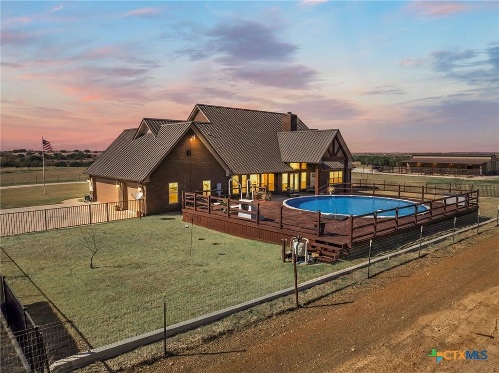 Image 2 of property listing at 417 County Road 60, Gatesville, TX 76528