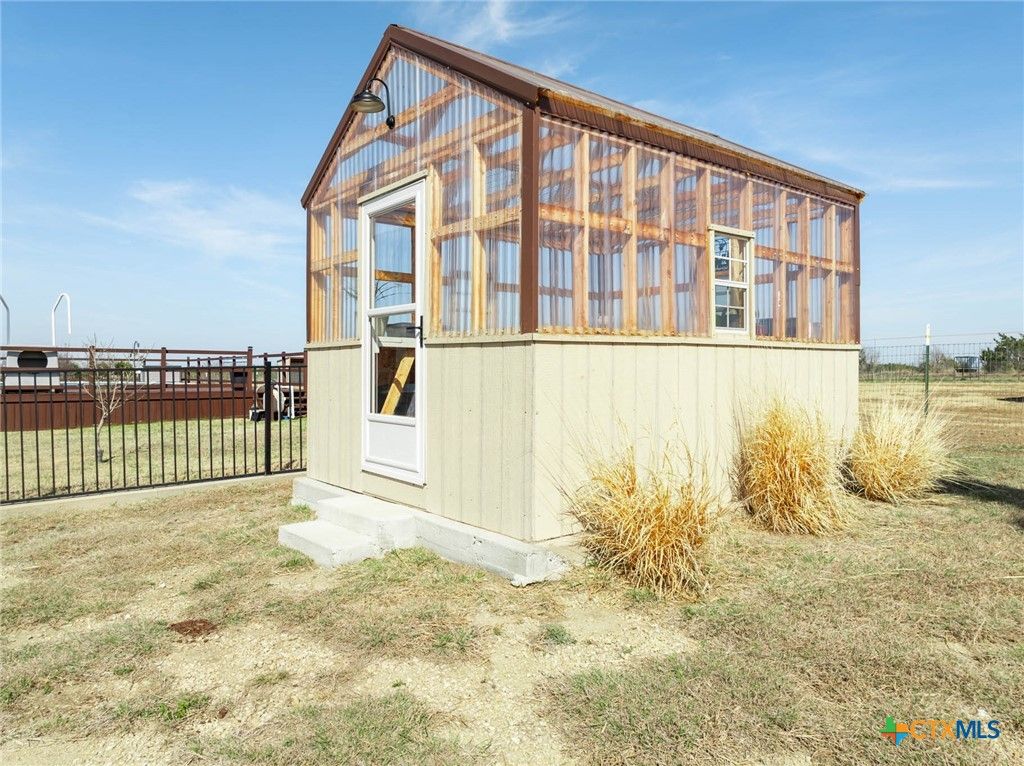 Image 24 of property listing at 417 County Road 60, Gatesville, TX 76528