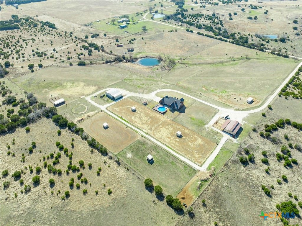 Image 26 of property listing at 417 County Road 60, Gatesville, TX 76528