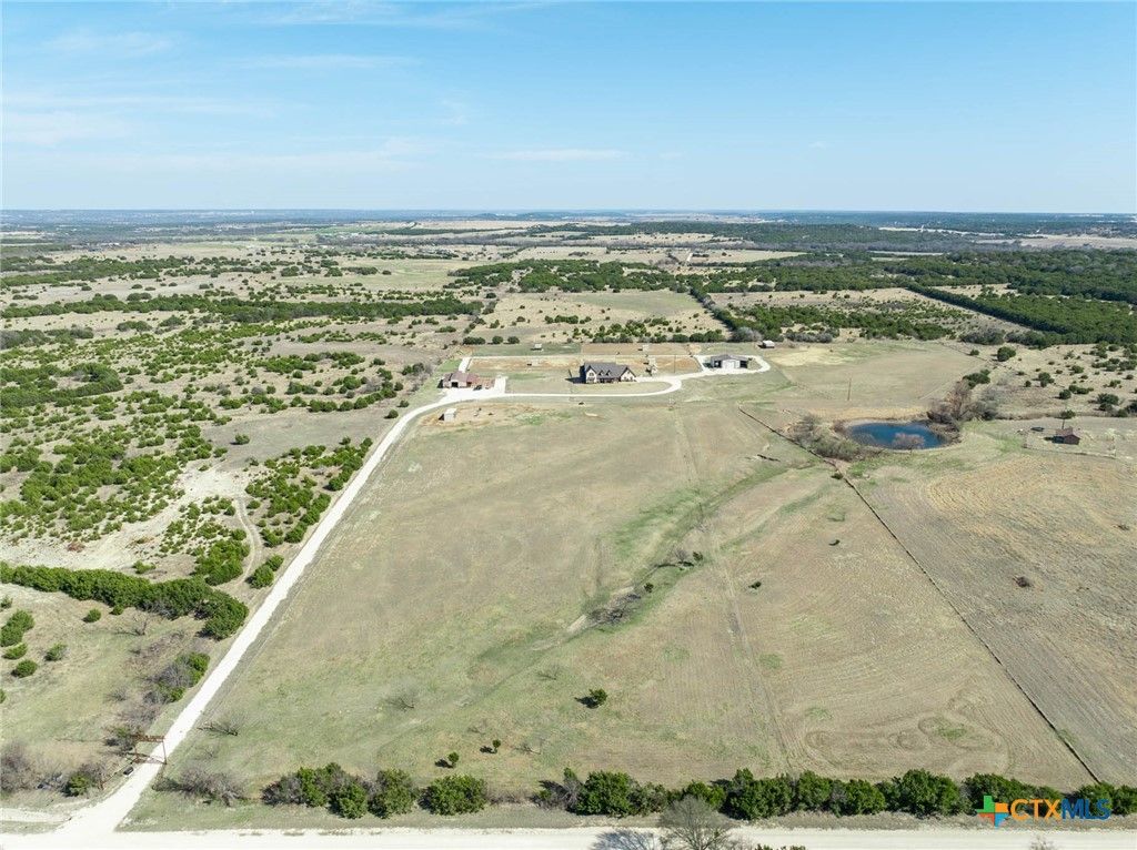 Image 3 of property listing at 417 County Road 60, Gatesville, TX 76528