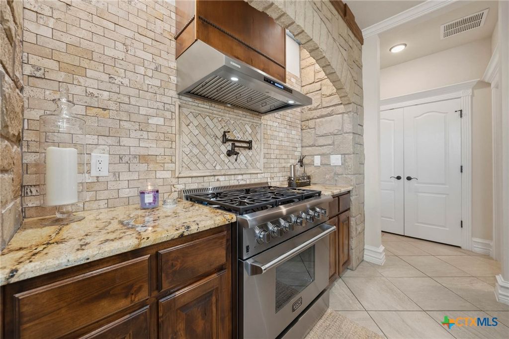 Image 34 of property listing at 417 County Road 60, Gatesville, TX 76528