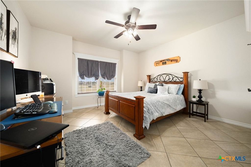 Image 39 of property listing at 417 County Road 60, Gatesville, TX 76528