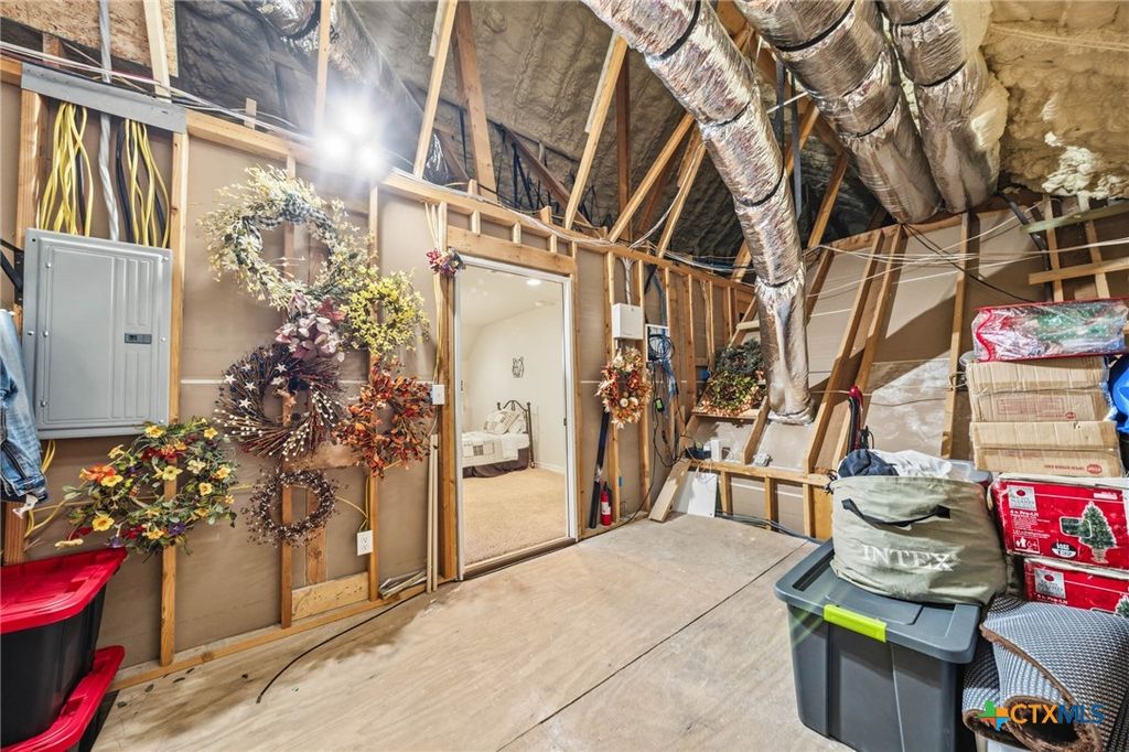 Image 44 of property listing at 417 County Road 60, Gatesville, TX 76528