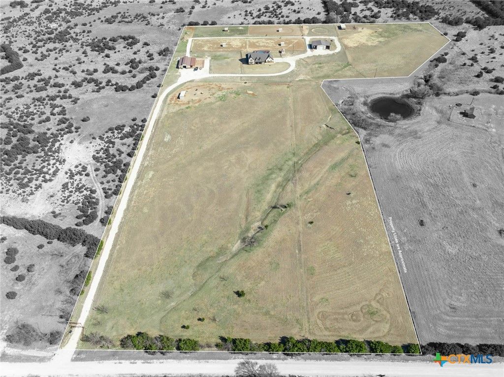 Image 48 of property listing at 417 County Road 60, Gatesville, TX 76528