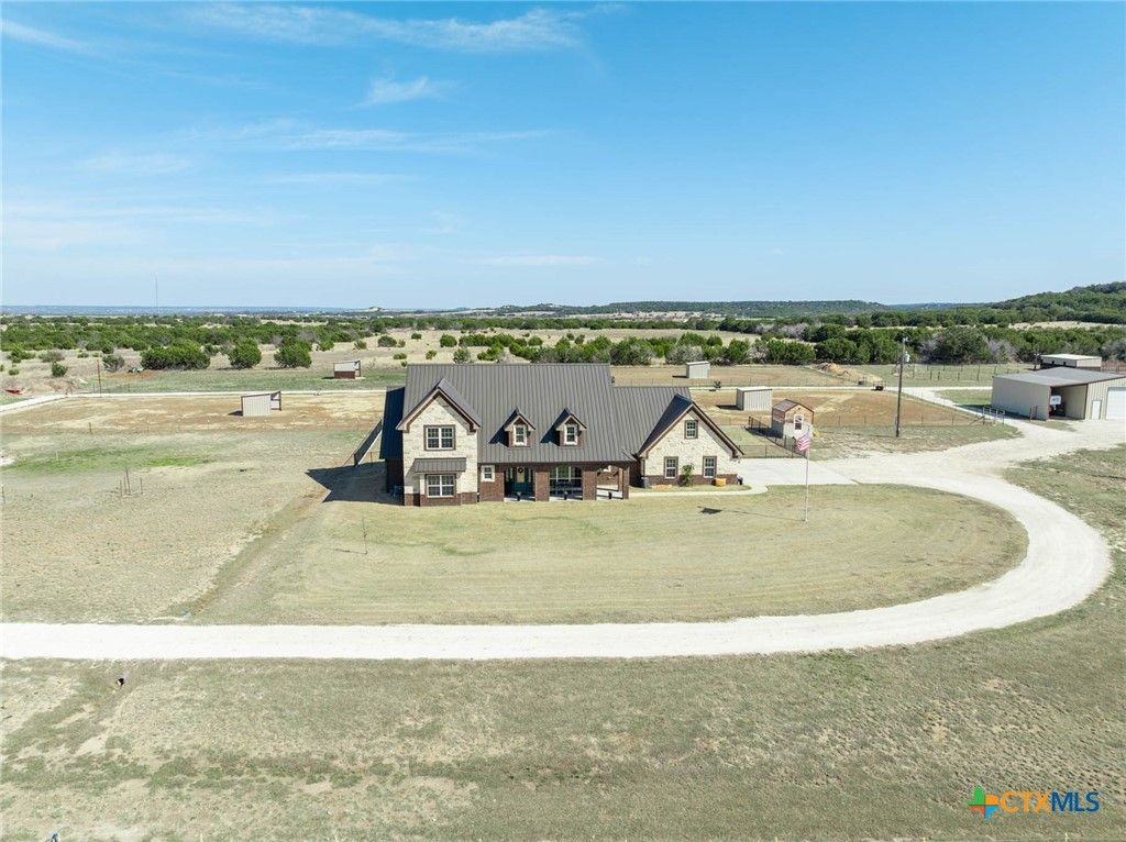 Image 5 of property listing at 417 County Road 60, Gatesville, TX 76528