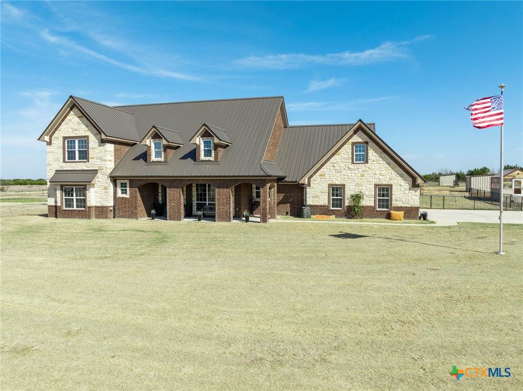 Image 6 of property listing at 417 County Road 60, Gatesville, TX 76528