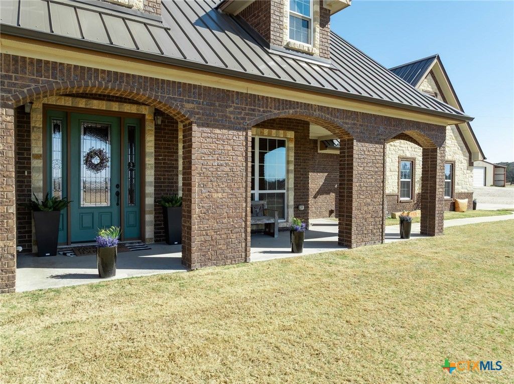 Image 7 of property listing at 417 County Road 60, Gatesville, TX 76528
