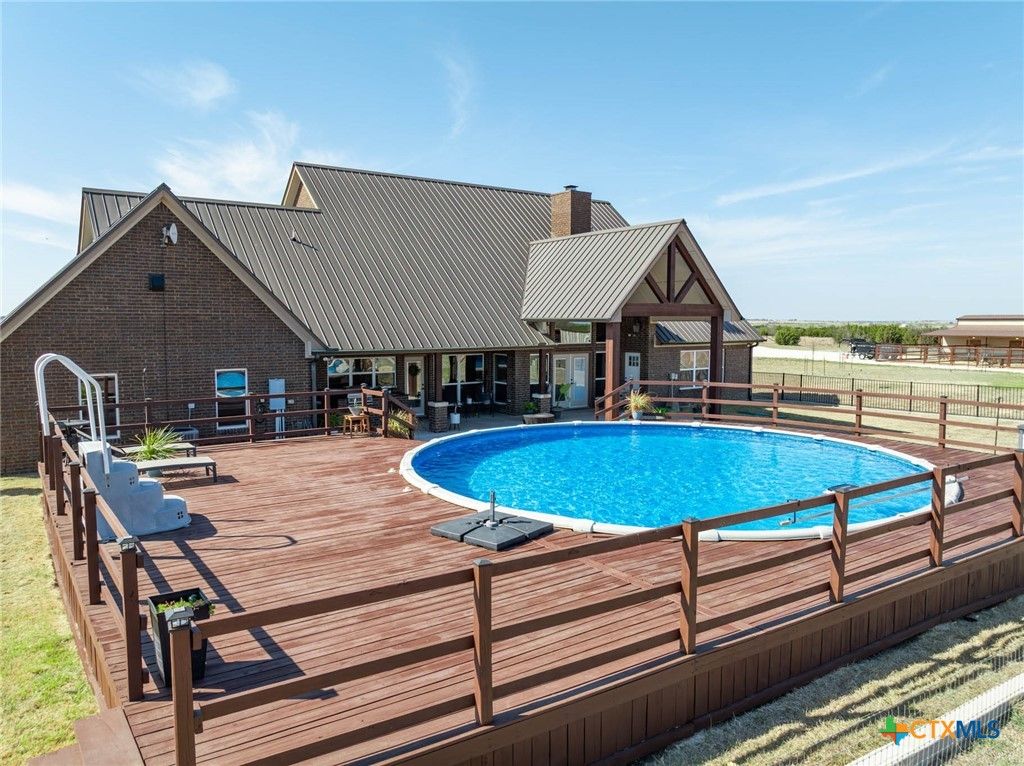 Image 9 of property listing at 417 County Road 60, Gatesville, TX 76528