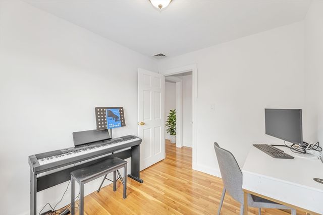 5 Spinney St, Unit 2 2, Boston, MA 02132