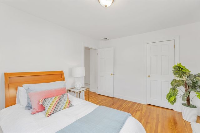 5 Spinney St, Unit 2 2, Boston, MA 02132