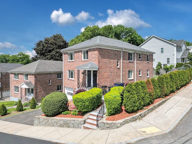 5 Spinney St, Unit 2 2, Boston, MA 02132