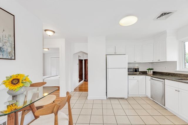 5 Spinney St, Unit 2 2, Boston, MA 02132