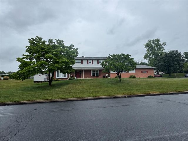 6202 Dove Drive, East Allen Twp, PA 18017