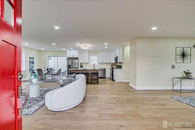 24 Savoy Street, Colonia, NJ 07067