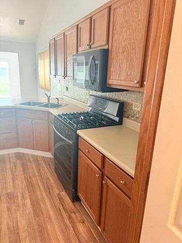 6289 Grosbeak Court, Hobart, IN 46342