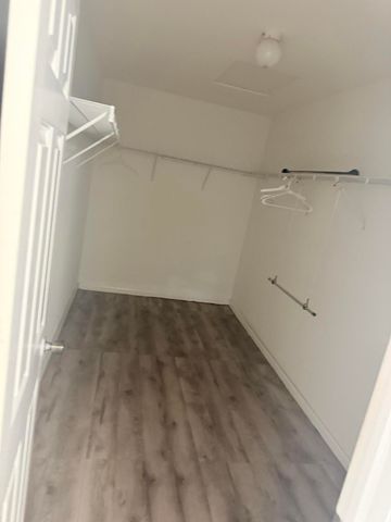 6289 Grosbeak Court, Hobart, IN 46342