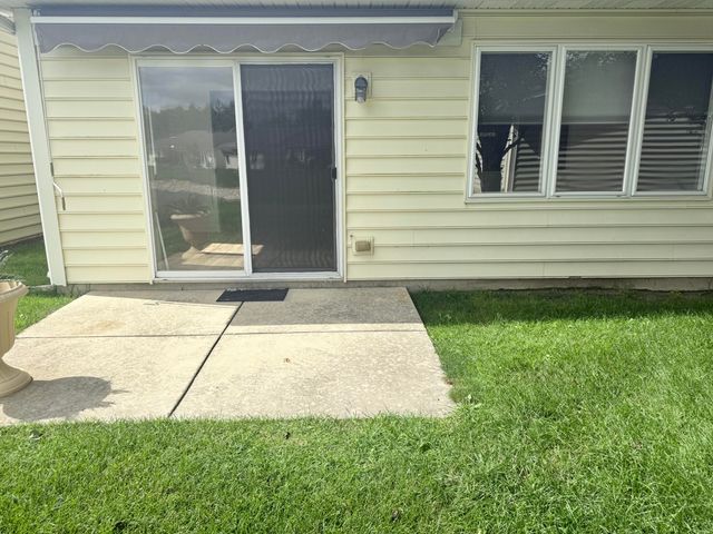 6289 Grosbeak Court, Hobart, IN 46342