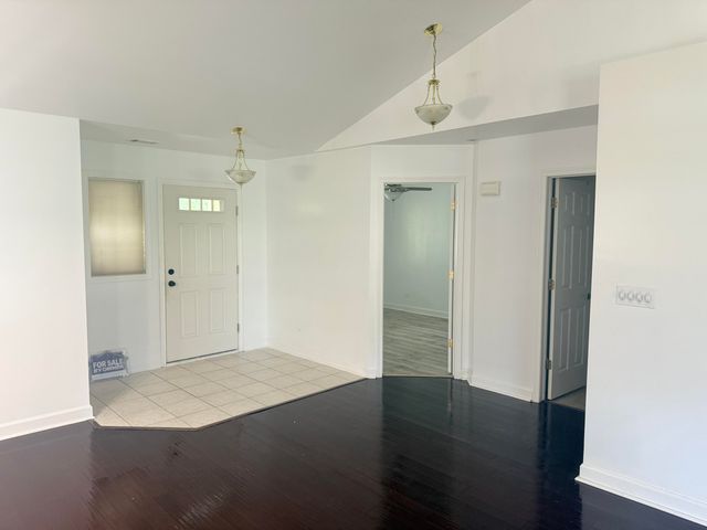 6289 Grosbeak Court, Hobart, IN 46342