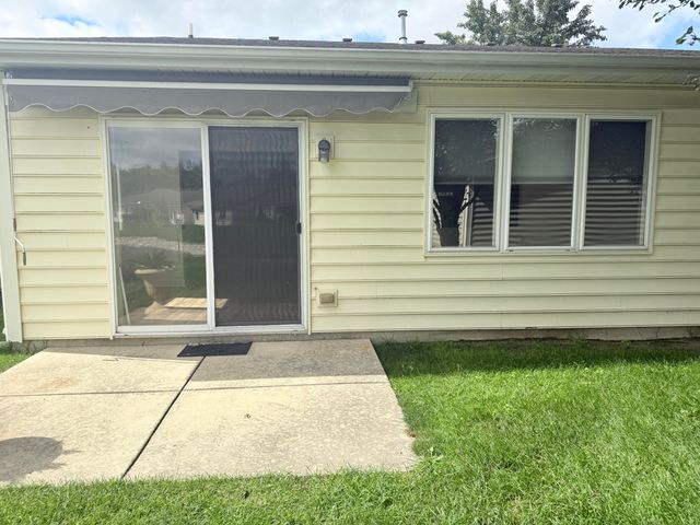 6289 Grosbeak Court, Hobart, IN 46342