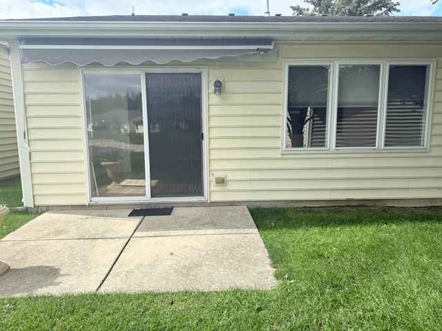 6289 Grosbeak Court, Hobart, IN 46342