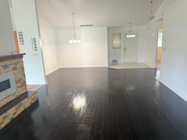 6289 Grosbeak Court, Hobart, IN 46342