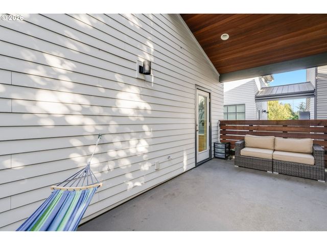 77 Ne 58TH Ave, Portland, OR 97213