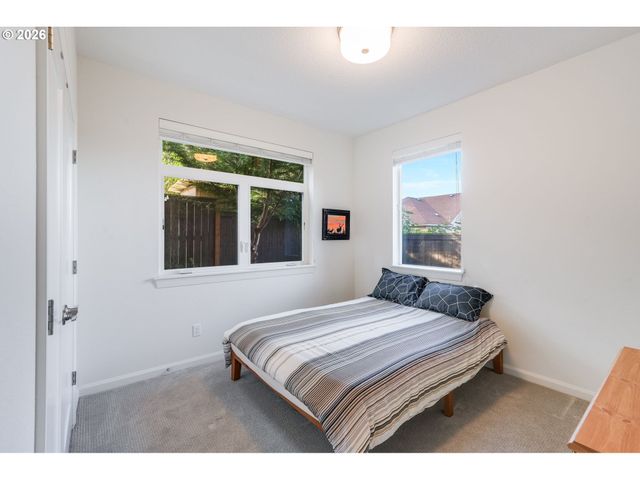 77 Ne 58TH Ave, Portland, OR 97213