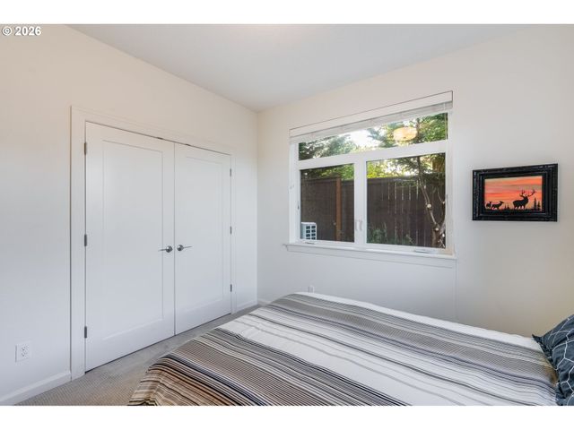 77 Ne 58TH Ave, Portland, OR 97213