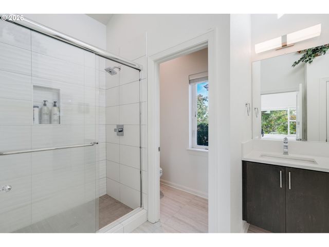 77 Ne 58TH Ave, Portland, OR 97213