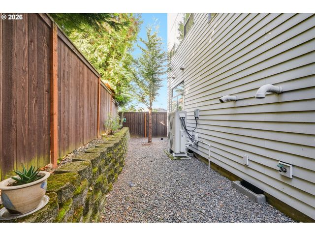 77 Ne 58TH Ave, Portland, OR 97213