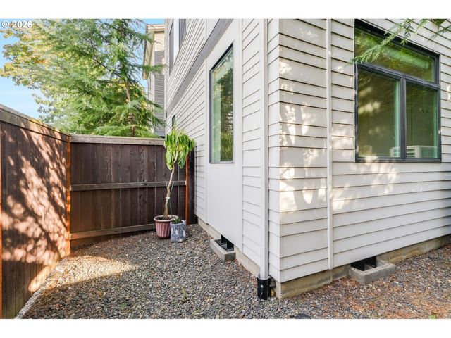 77 Ne 58TH Ave, Portland, OR 97213