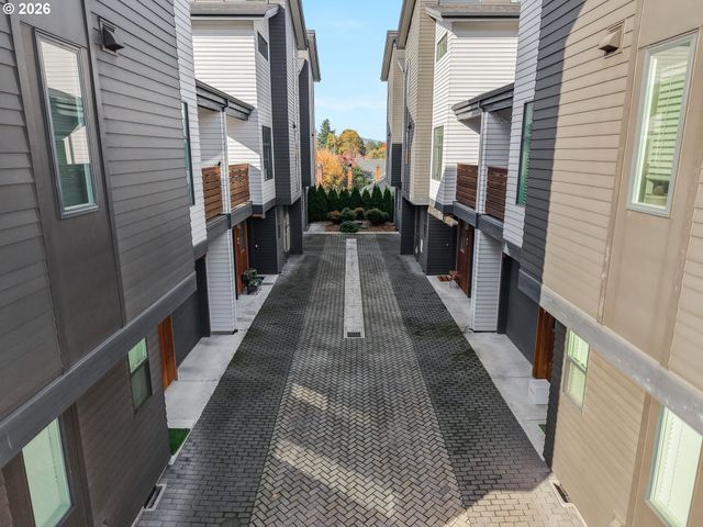 77 Ne 58TH Ave, Portland, OR 97213