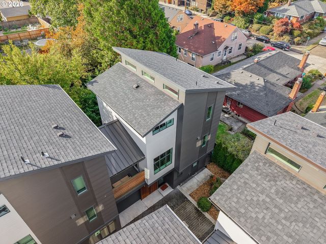 77 Ne 58TH Ave, Portland, OR 97213