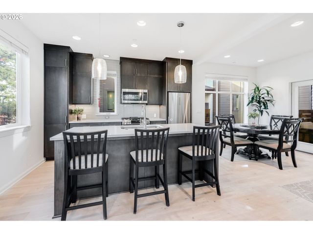 77 Ne 58TH Ave, Portland, OR 97213