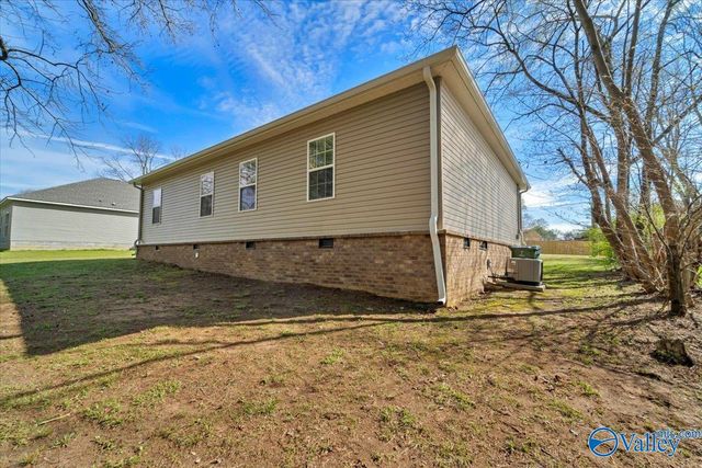 507 Shaw Road NW, Hartselle, AL 35640