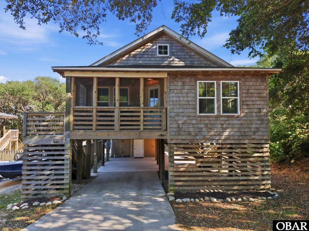 Image 1 of property listing at 309 W Blue Jay Street Lot 3, Nags Head, NC 27959