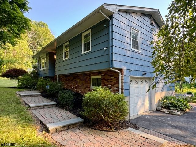 82 Catswamp Rd, Allamuchy Twp., NJ 07840